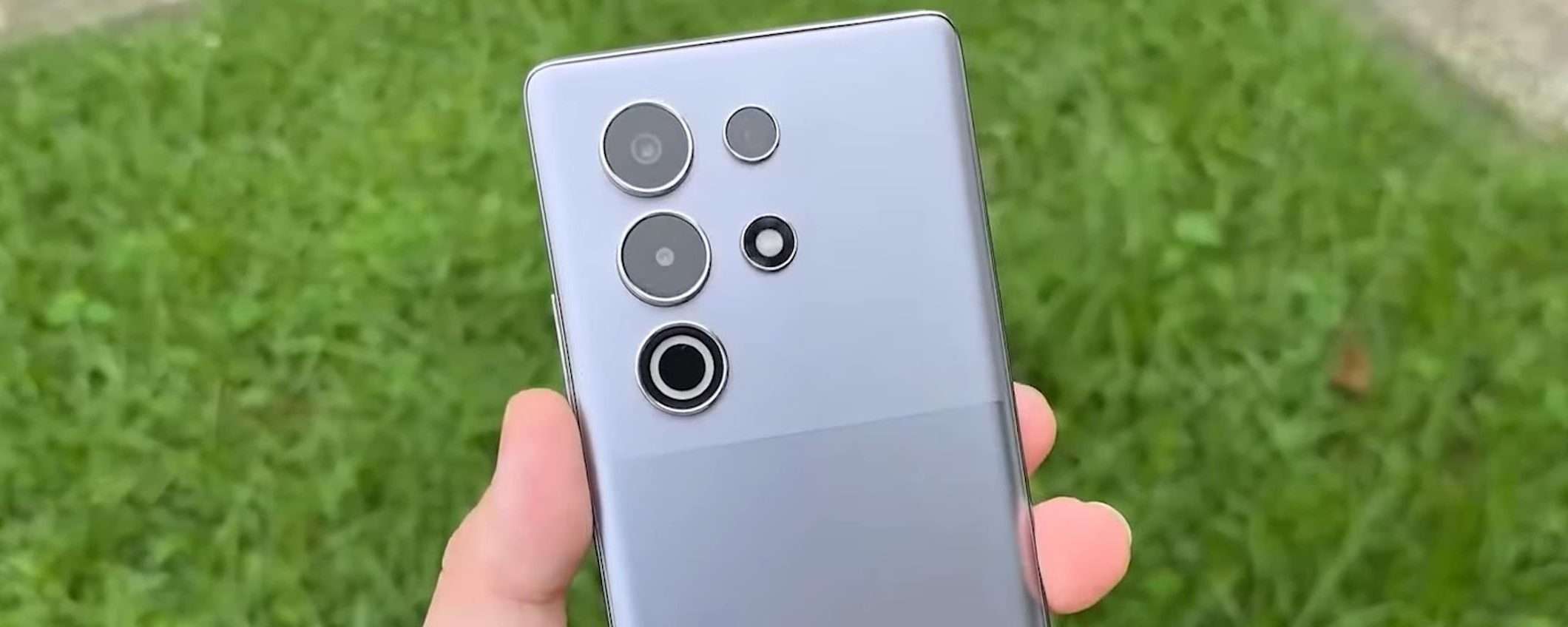 Samsung Galaxy S25 Ultra: ci sono già i primi cloni, con lo stesso nome Samsung Galaxy S25 Ultra: ci sono già i primi cloni, con lo stesso nome