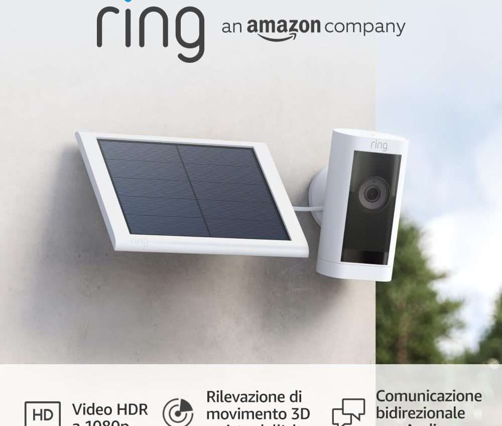Telecamera Ring con pannello solare in offerta: la videosorveglianza smart costa la metà (-54%)) Telecamera Ring con pannello solare in offerta: la videosorveglianza smart costa la metà (-54%))