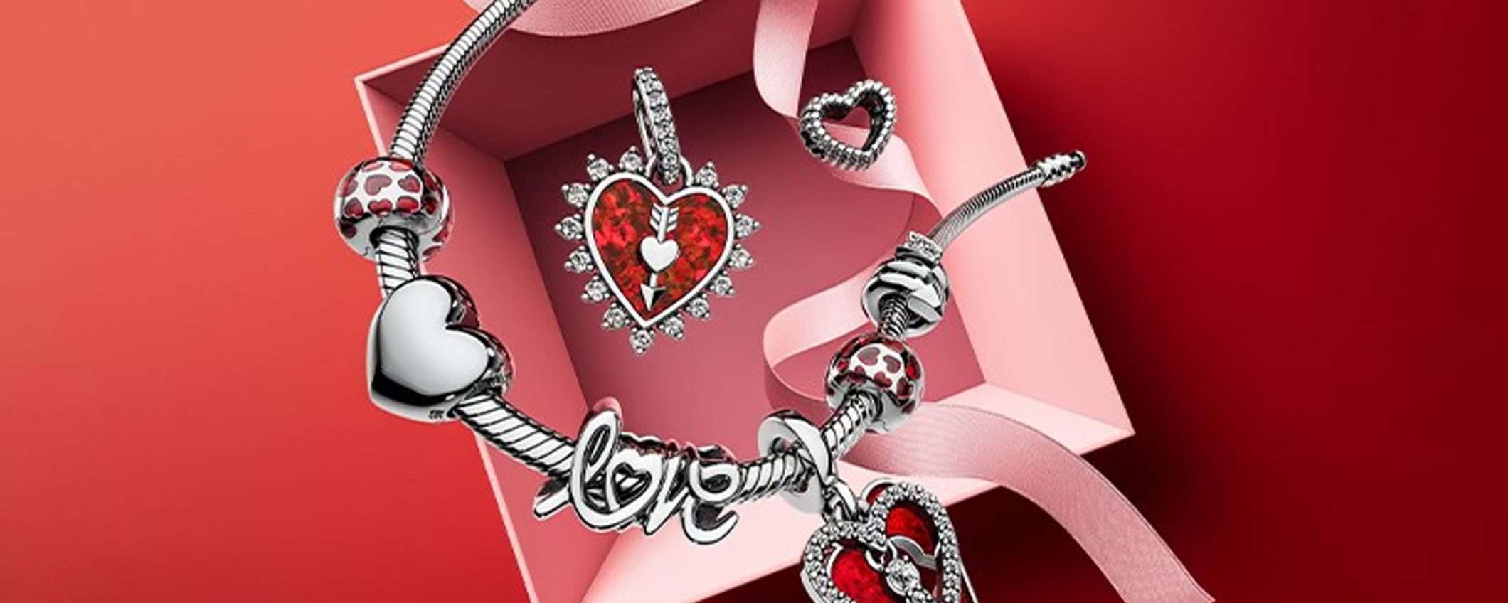 Super promo Pandora: bracciali e charm a soli 25 euro Super promo Pandora: bracciali e charm a soli 25 euro