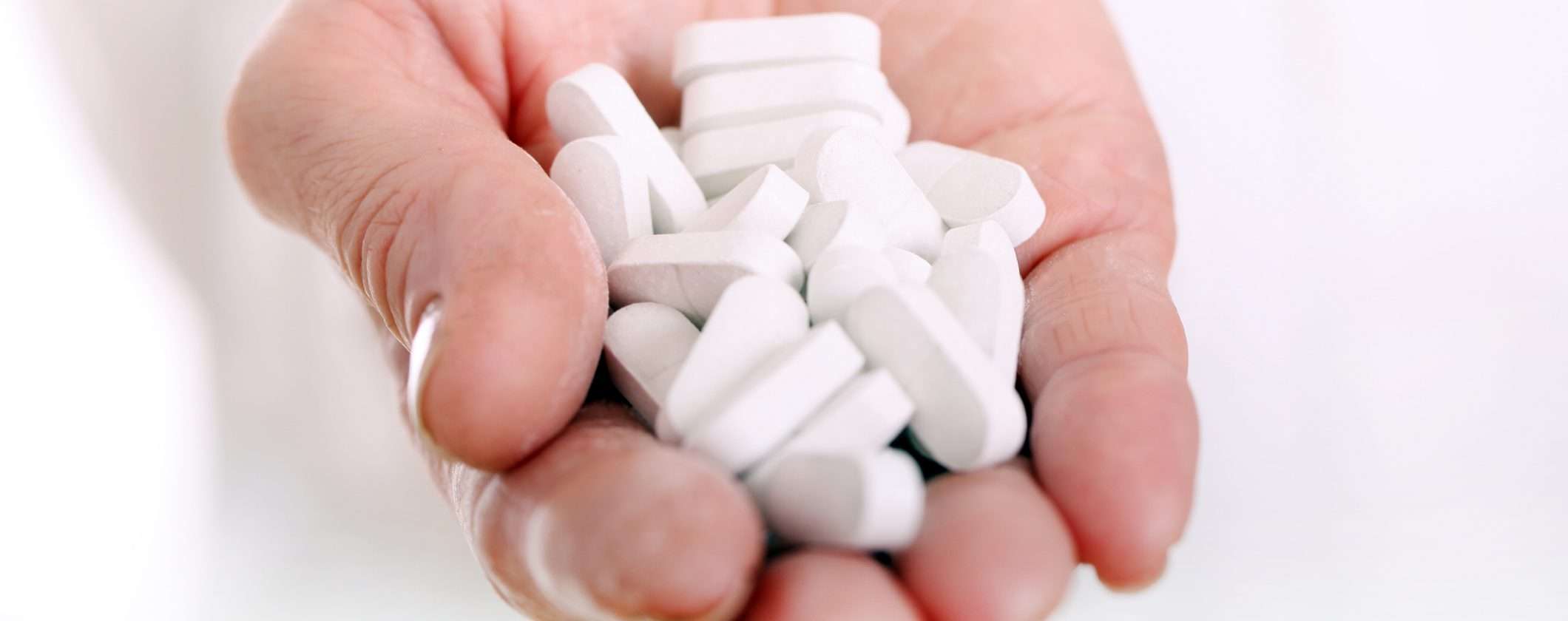 Paracetamol Challenge: la nuova tendenza mortale su TikTok Paracetamol Challenge: la nuova tendenza mortale su TikTok