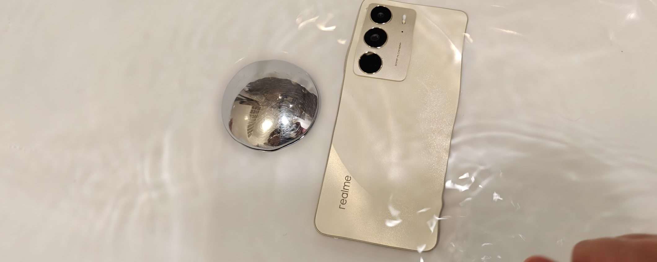 realme C75 ridefinisce la fascia entry-level: robustezza, batteria inesauribile e AI realme C75 ridefinisce la fascia entry-level: robustezza, batteria inesauribile e AI