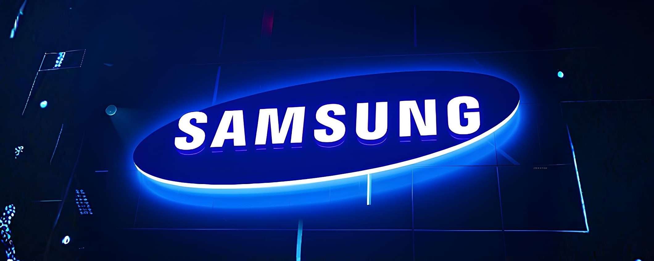 Samsung vuole esagerare con uno smartphone pieghevole che Samsung vuole esagerare con uno smartphone pieghevole che