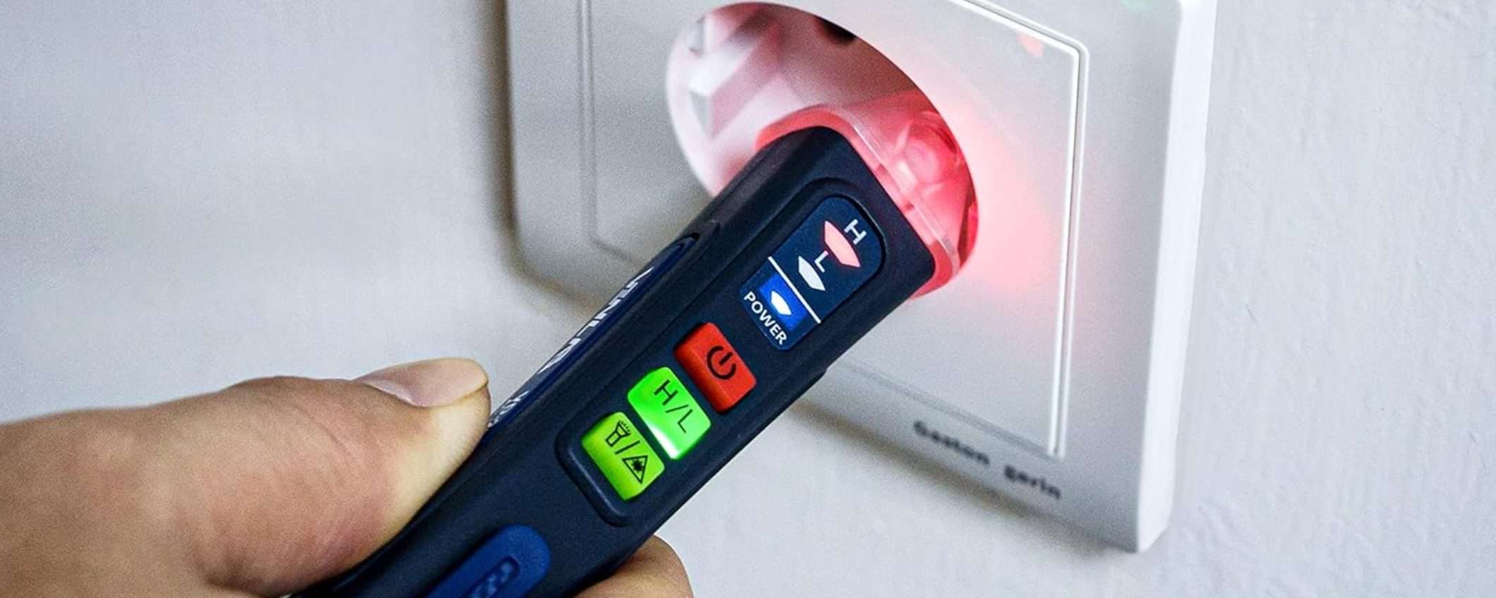 Cercafase con torcia integrata: utile e indispensabile, maxi sconto Amazon Cercafase con torcia integrata: utile e indispensabile, maxi sconto Amazon