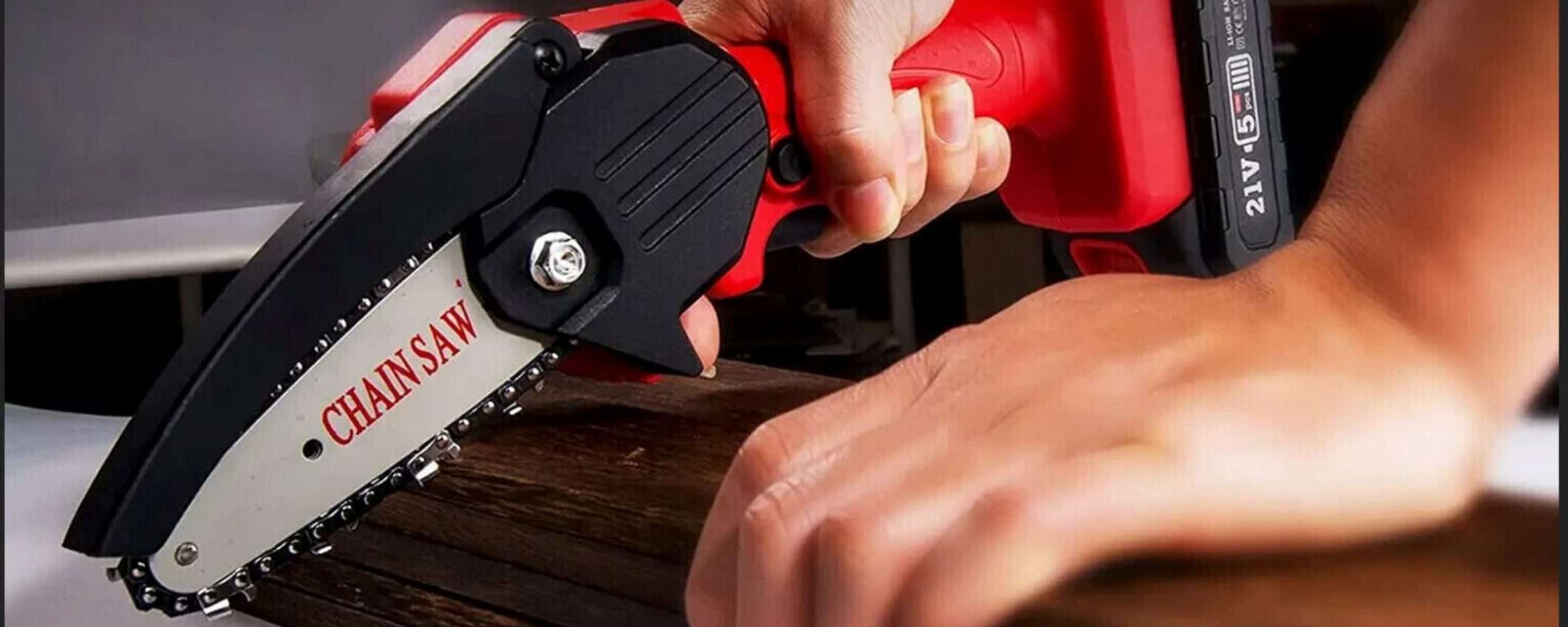 Motosega a 24,99€ con 2 batterie e valigetta: potature eccezionali, promo WOW Motosega a 24,99€ con 2 batterie e valigetta: potature eccezionali, promo WOW