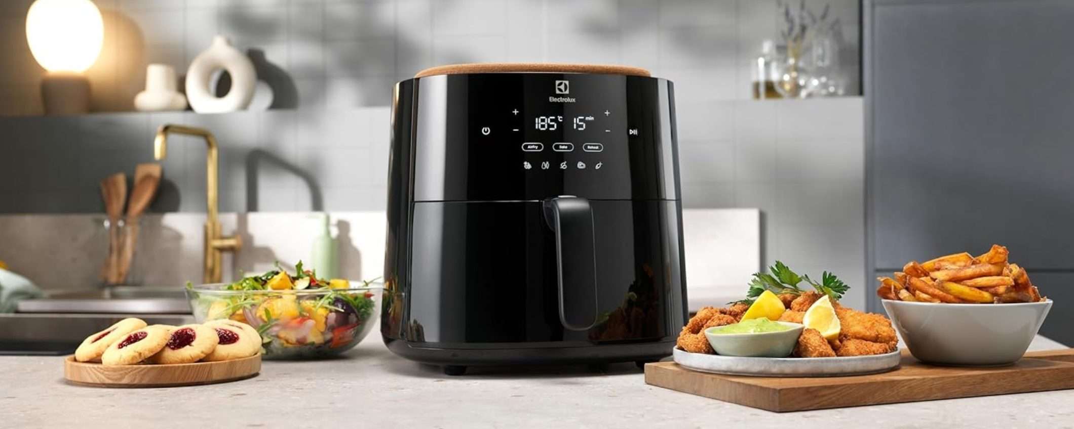 Cucina velocissima e con pochi grassi con la friggitrice ad aria Electrolux da 7L Cucina velocissima e con pochi grassi con la friggitrice ad aria Electrolux da 7L