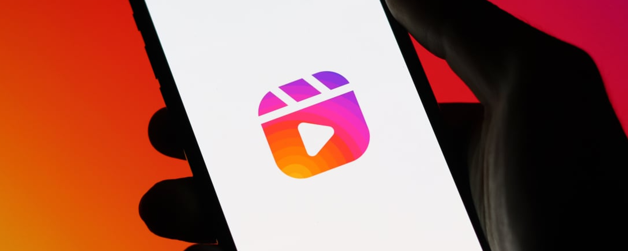 Instagram testa i Reel bloccati: servirà un codice segreto per vederli Instagram testa i Reel bloccati: servirà un codice segreto per vederli