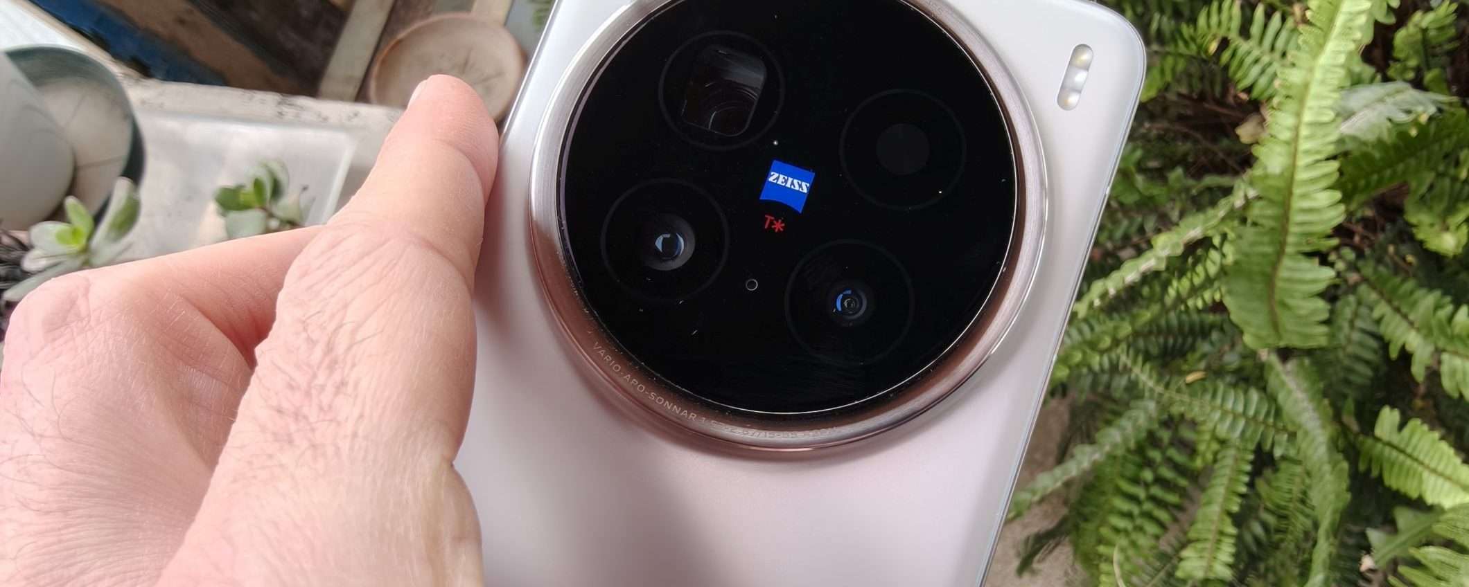 Vivo X200 Pro: pregi e difetti di uno dei migliori camera phone del 2025 Vivo X200 Pro: pregi e difetti di uno dei migliori camera phone del 2025