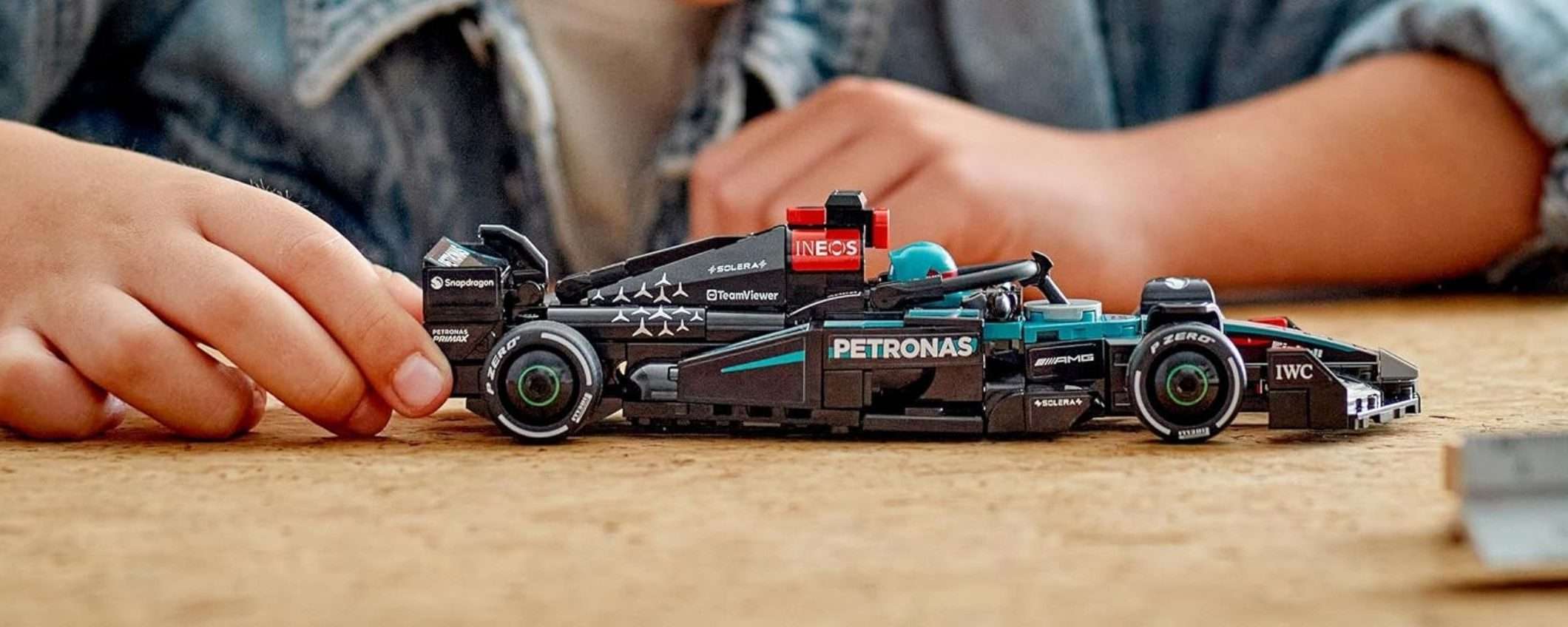 La macchina giocattolo LEGO della Mercedes di F1 costa solo 22 euro in offerta La macchina giocattolo LEGO della Mercedes di F1 costa solo 22 euro in offerta