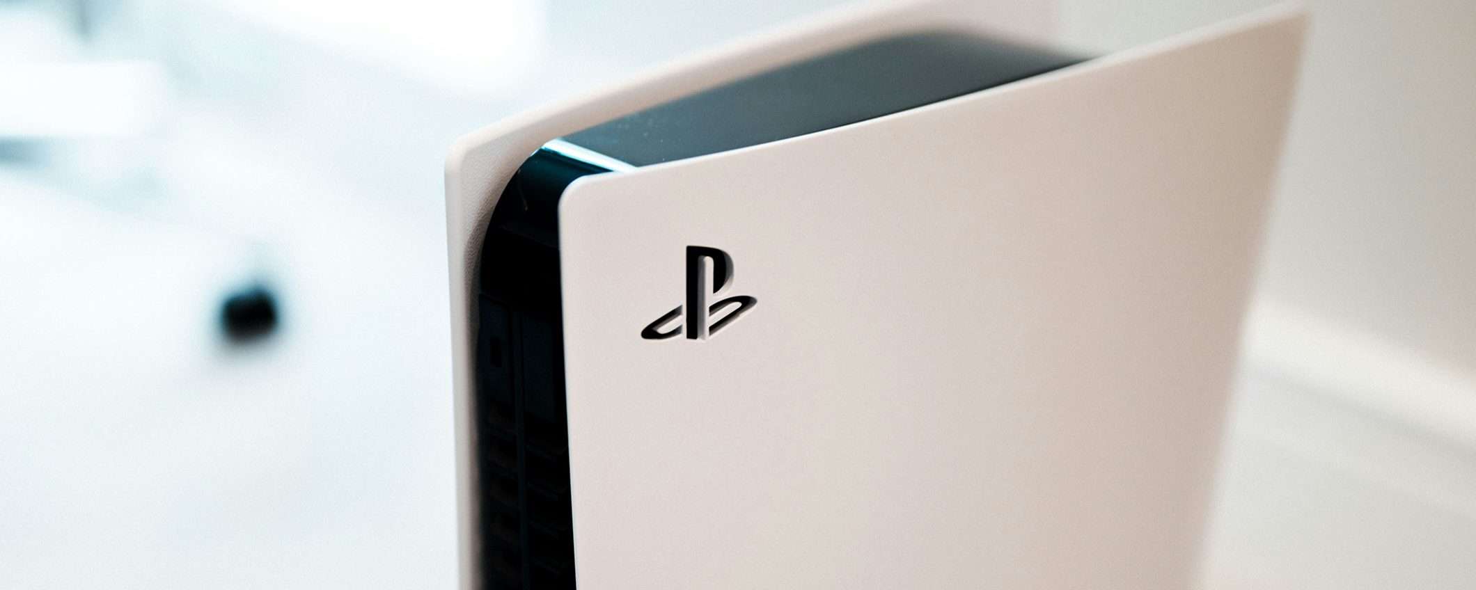 Volantino MediaWorld: c'è la PlayStation 5 con ASTRO BOT a meno di 400€