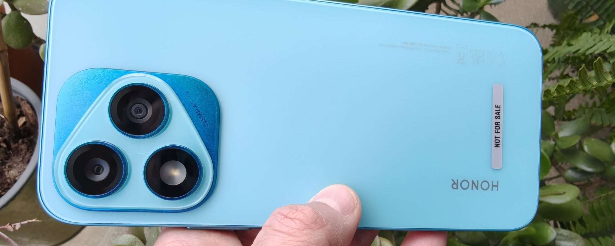 Honor 400 Lite: 108MP, AI Camera Button e MagicOS 9.0 (recensione) Honor 400 Lite: 108MP, AI Camera Button e MagicOS 9.0 (recensione)