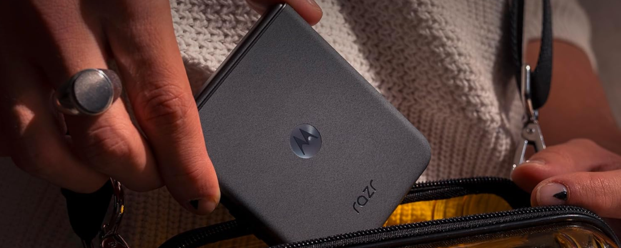 Motorola Razr 50: tra i migliori smartphone pieghevoli al -47% Motorola Razr 50: tra i migliori smartphone pieghevoli al -47%
