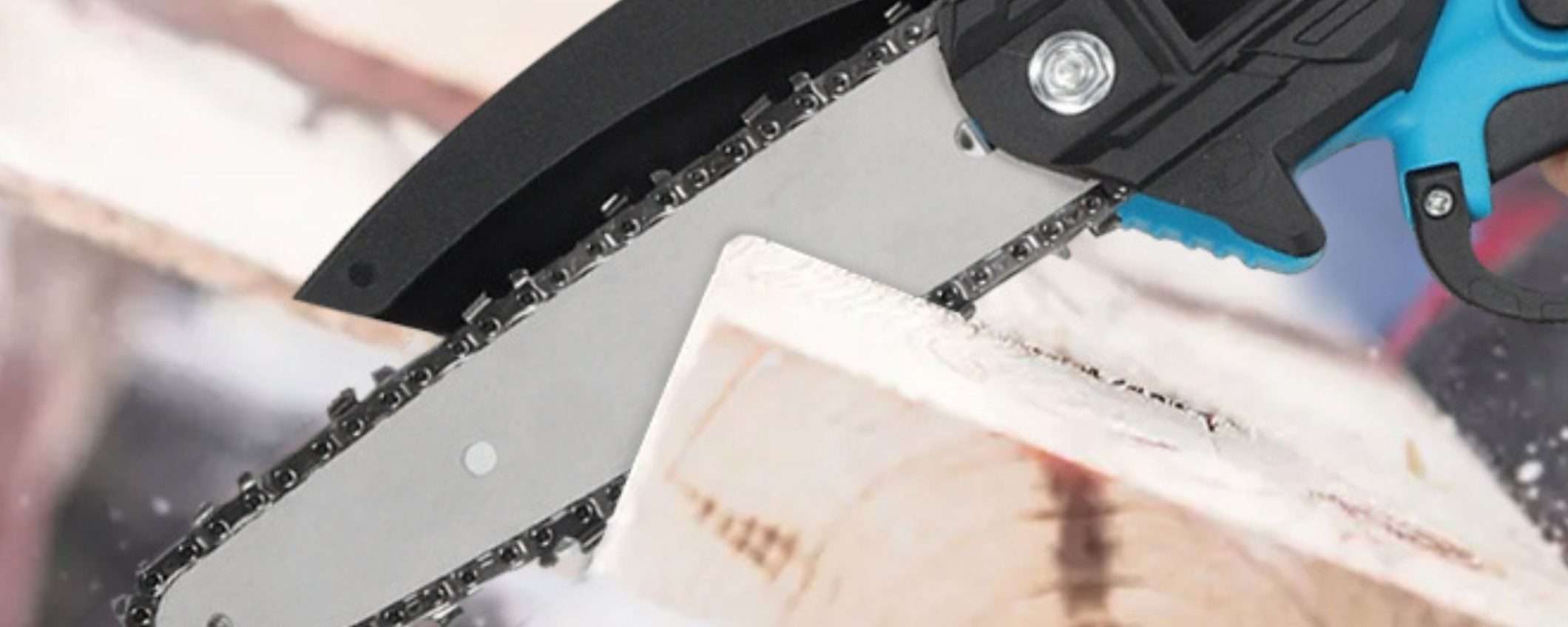 Motosega con 2 batterie, valigetta e accessori: promo INCREDIBILE (43,99€) Motosega con 2 batterie, valigetta e accessori: promo INCREDIBILE (43,99€)