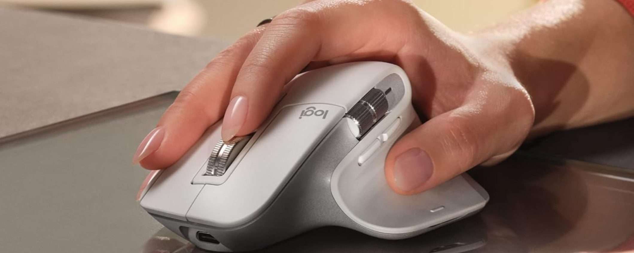 Logitech MX Master 3S CROLLA su Amazon: è PERFETTO su ogni superficie (-34%) Logitech MX Master 3S CROLLA su Amazon: è PERFETTO su ogni superficie (-34%)