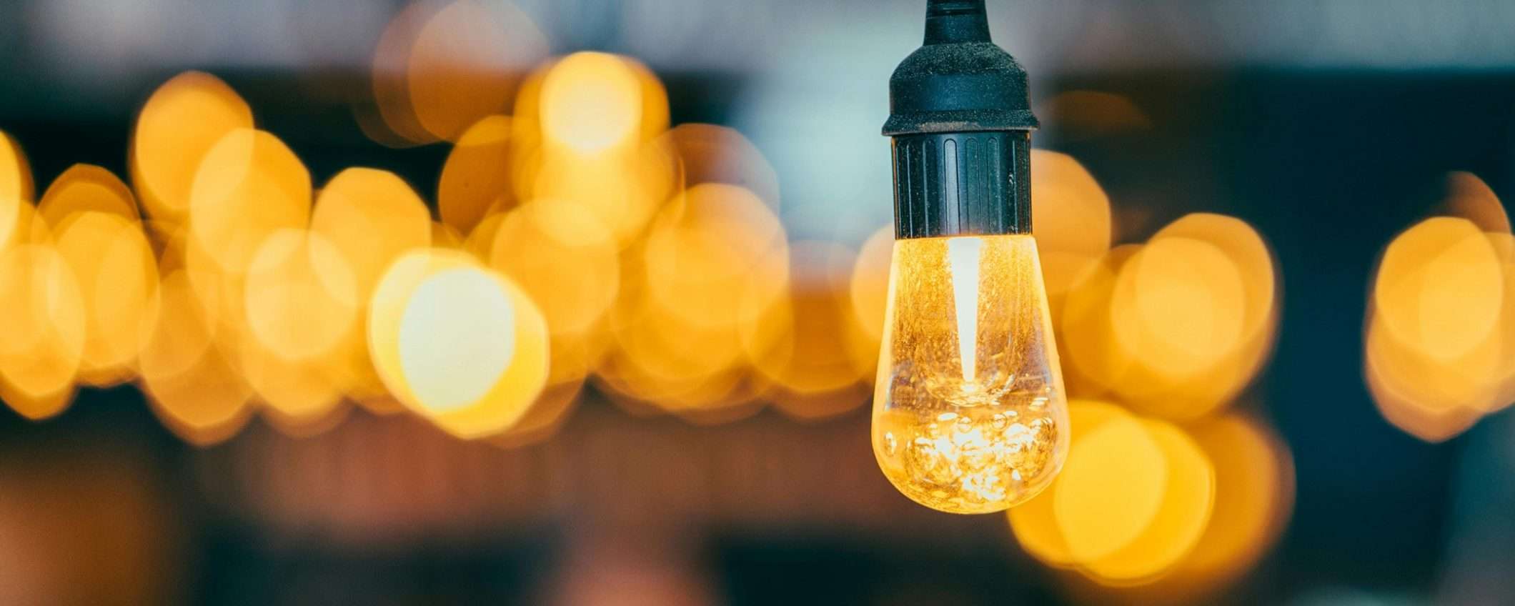 Luce e gas a prezzo fisso per 24 mesi: bollette più leggere e addio rincari Luce e gas a prezzo fisso per 24 mesi: bollette più leggere e addio rincari