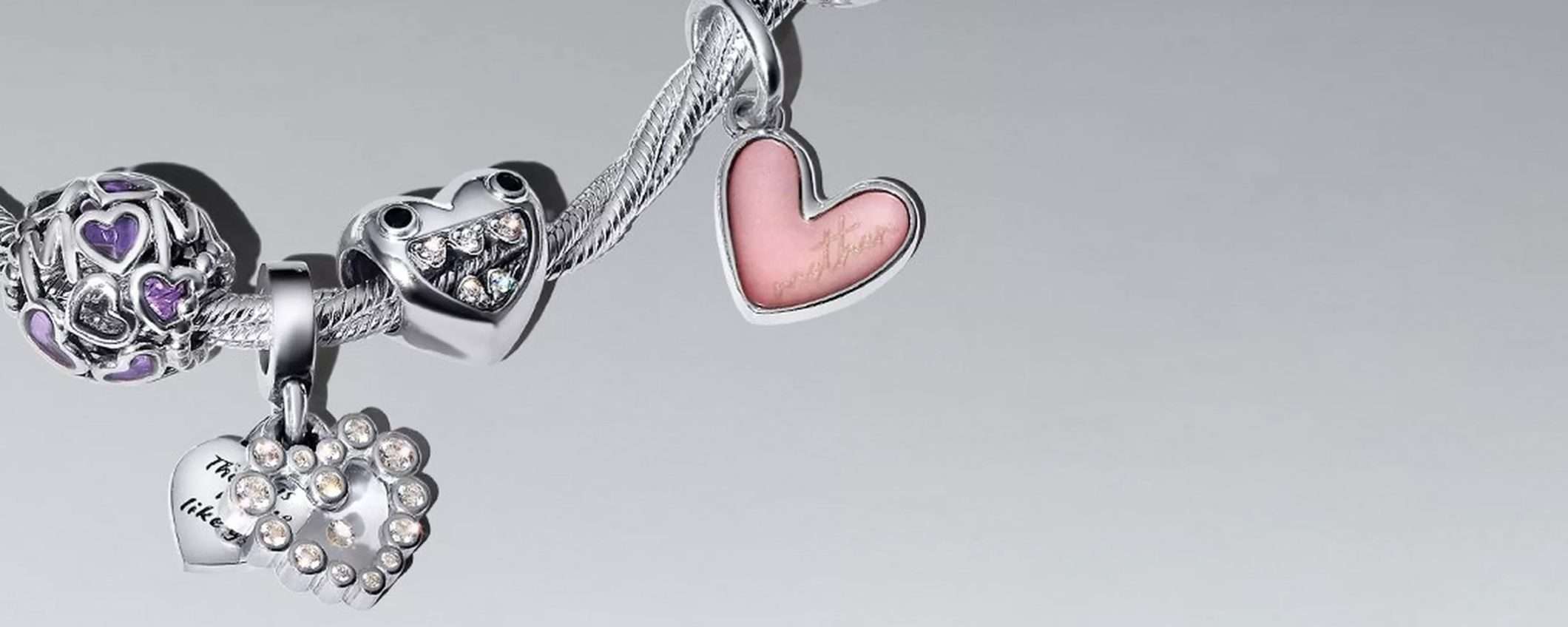 Pandora e Festa della Mamma: acquista tre gioielli, il meno caro è in REGALO