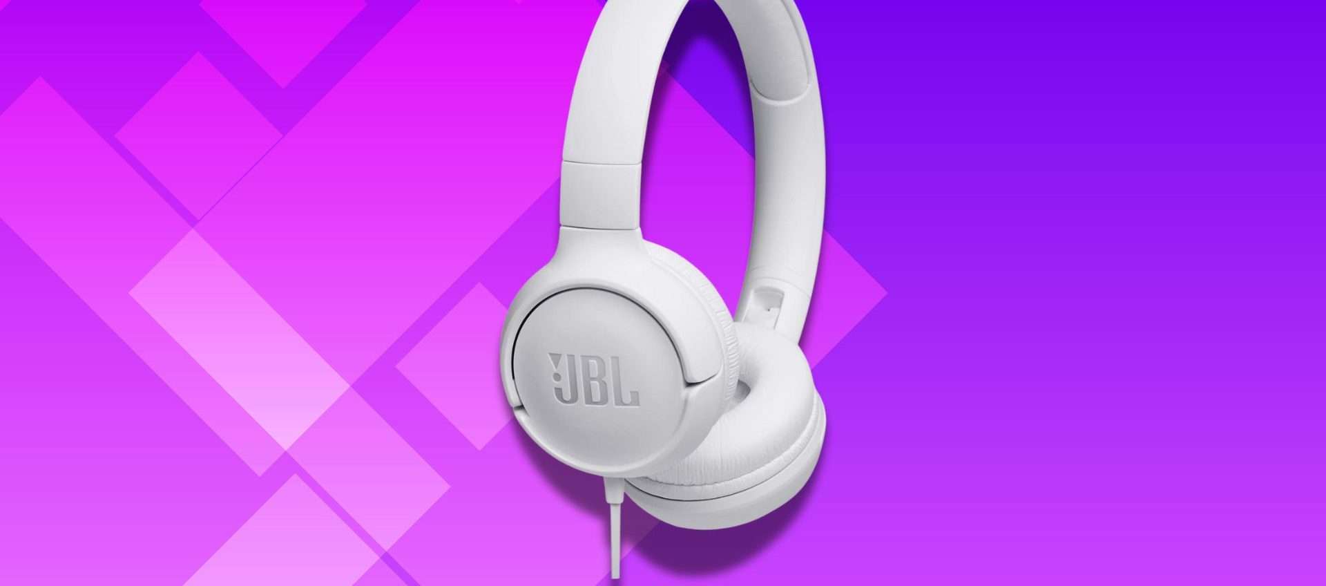 JBL Tune 500 in offerta a meno di 20€: qualità e comfort sorprendenti