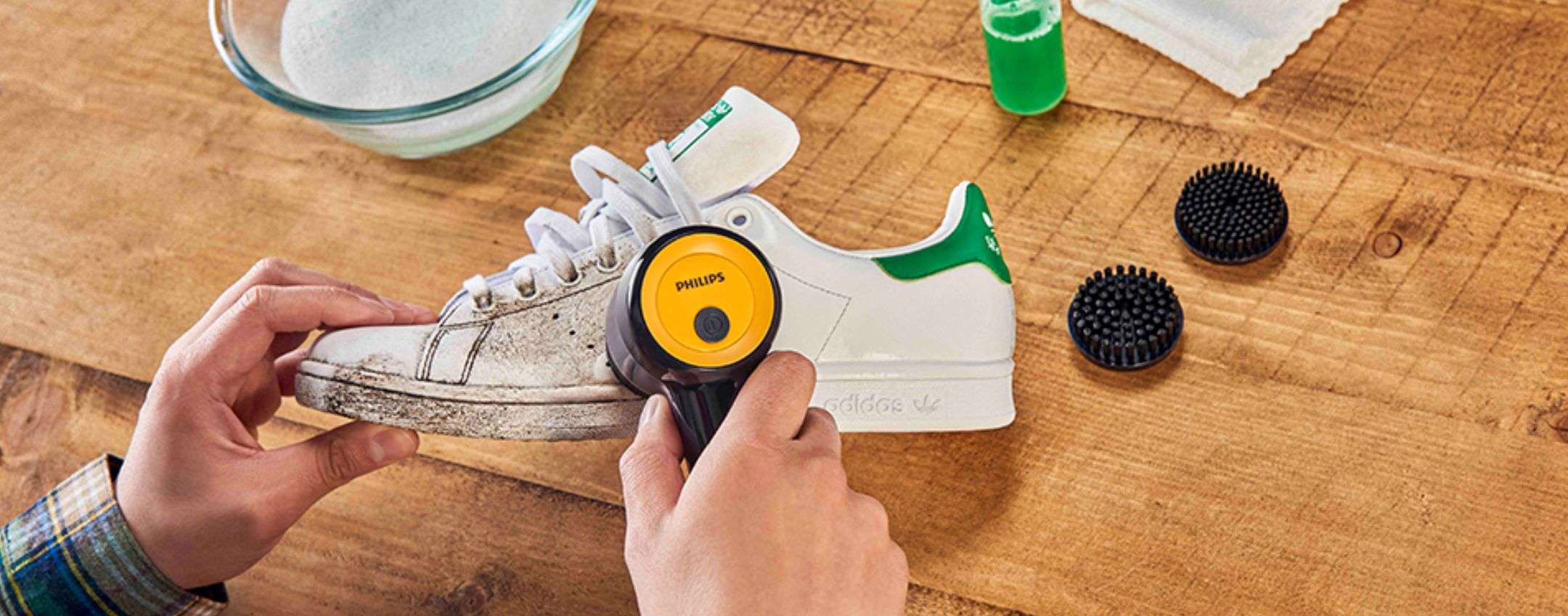 Scarpe pulite SENZA FATICA con la spazzola Philips a prezzo stracciato su Amazon (-49%)