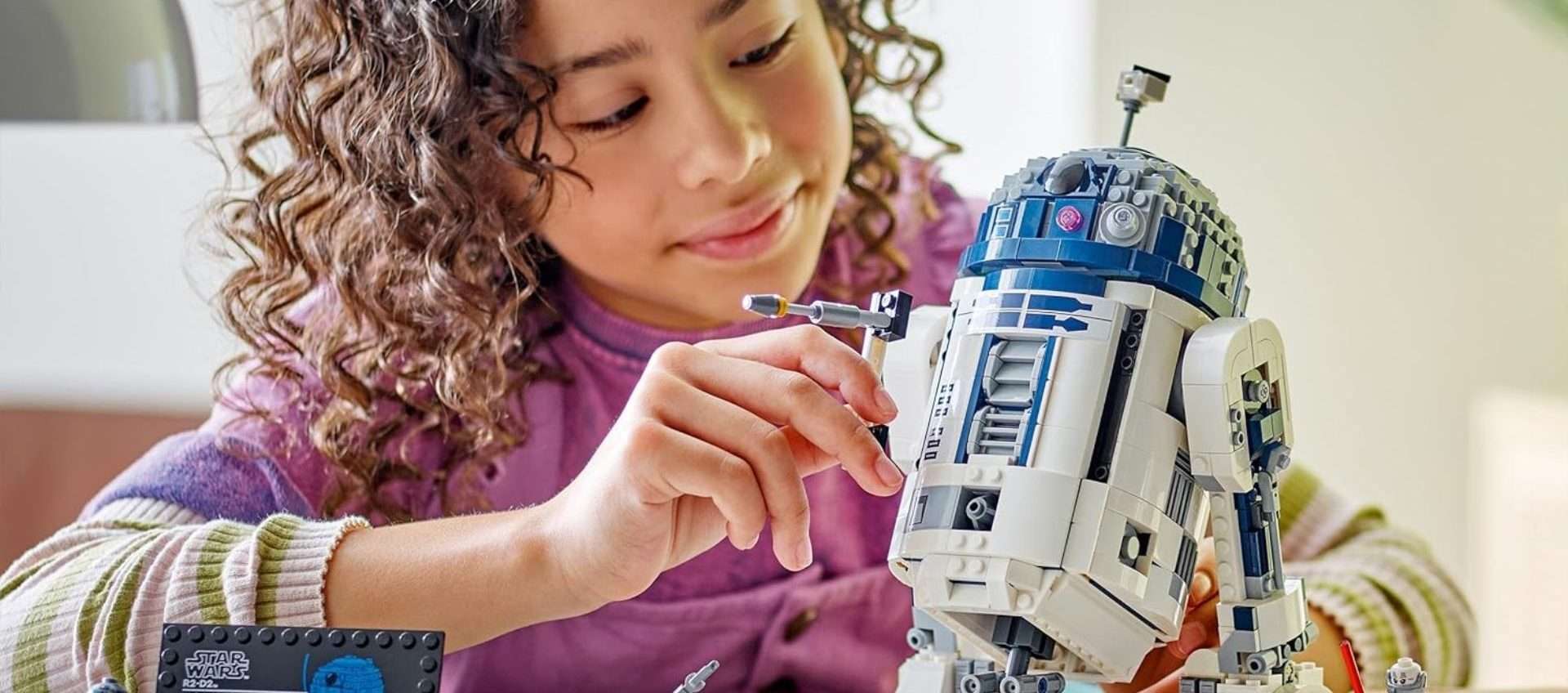 LEGO Star Wars R2-D2 75379: il droide più amato della galassia in offerta a prezzo top LEGO Star Wars R2-D2 75379: il droide più amato della galassia in offerta a prezzo top