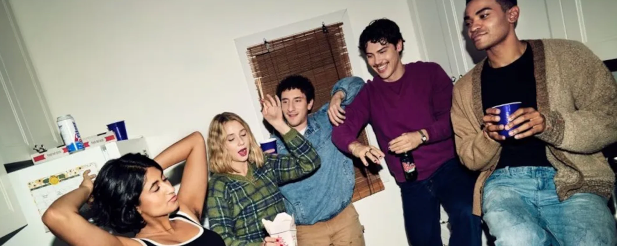 Adults è il nuovo Friends? Tutto sulla serie in uscita su Disney+ Adults è il nuovo Friends? Tutto sulla serie in uscita su Disney+