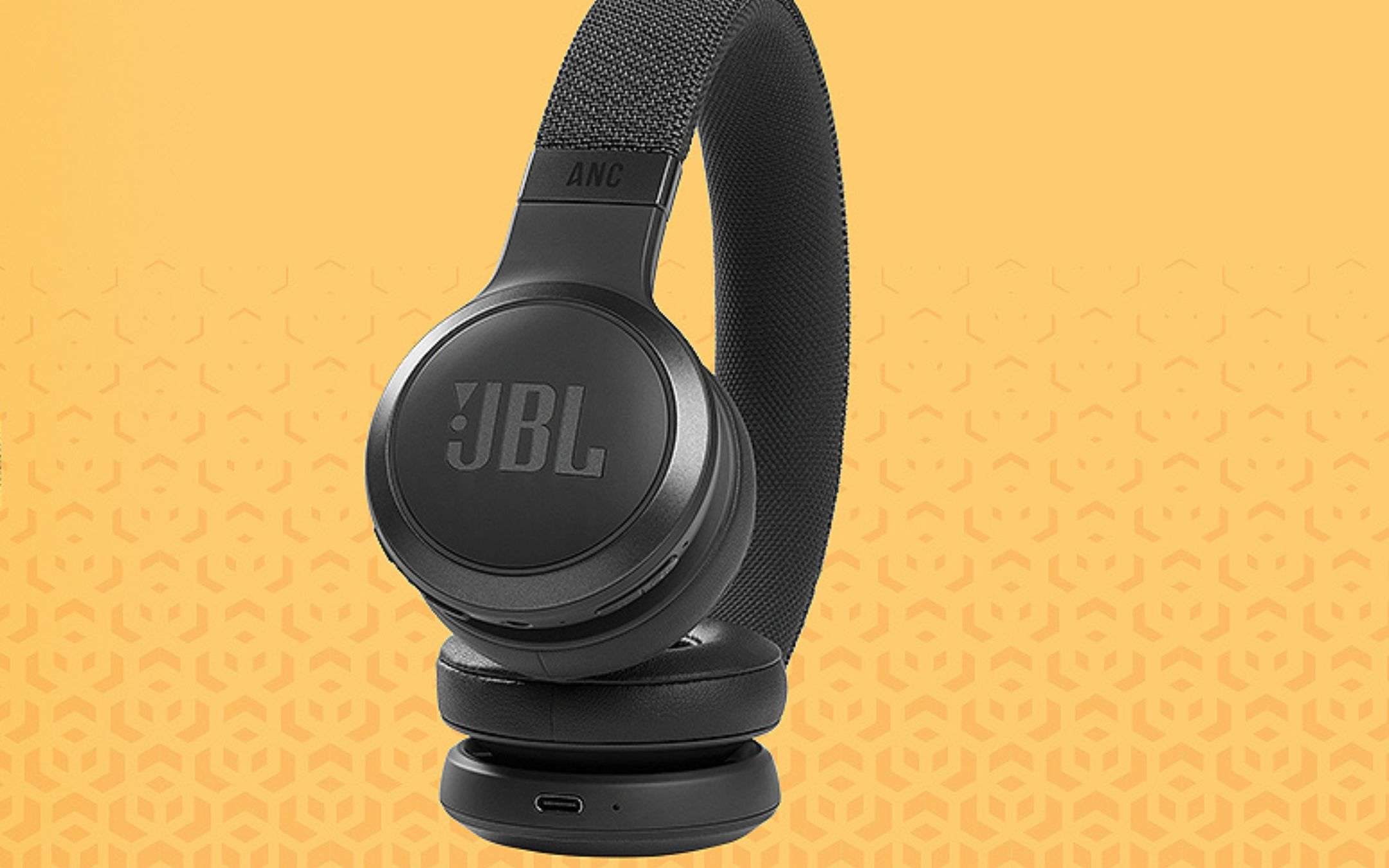 Audio ECCELLENTE con ANC: 50% di sconto Amazon per le cuffie JBL Live 460NC