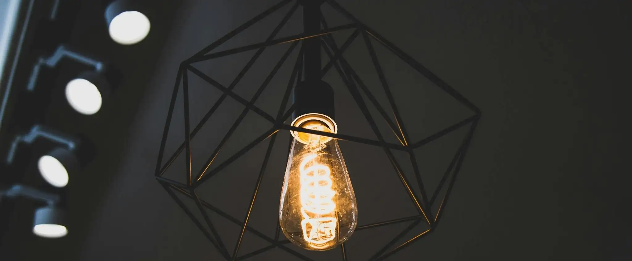 Luce e gas a prezzo fisso: stop ai rincari e bollette più leggere con Engie Luce e gas a prezzo fisso: stop ai rincari e bollette più leggere con Engie