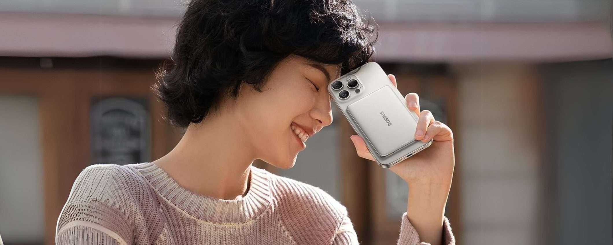 Non sei un amante dei Power Bank? Allora questo ultra-slim e magnetico è perfetto Non sei un amante dei Power Bank? Allora questo ultra-slim e magnetico è perfetto