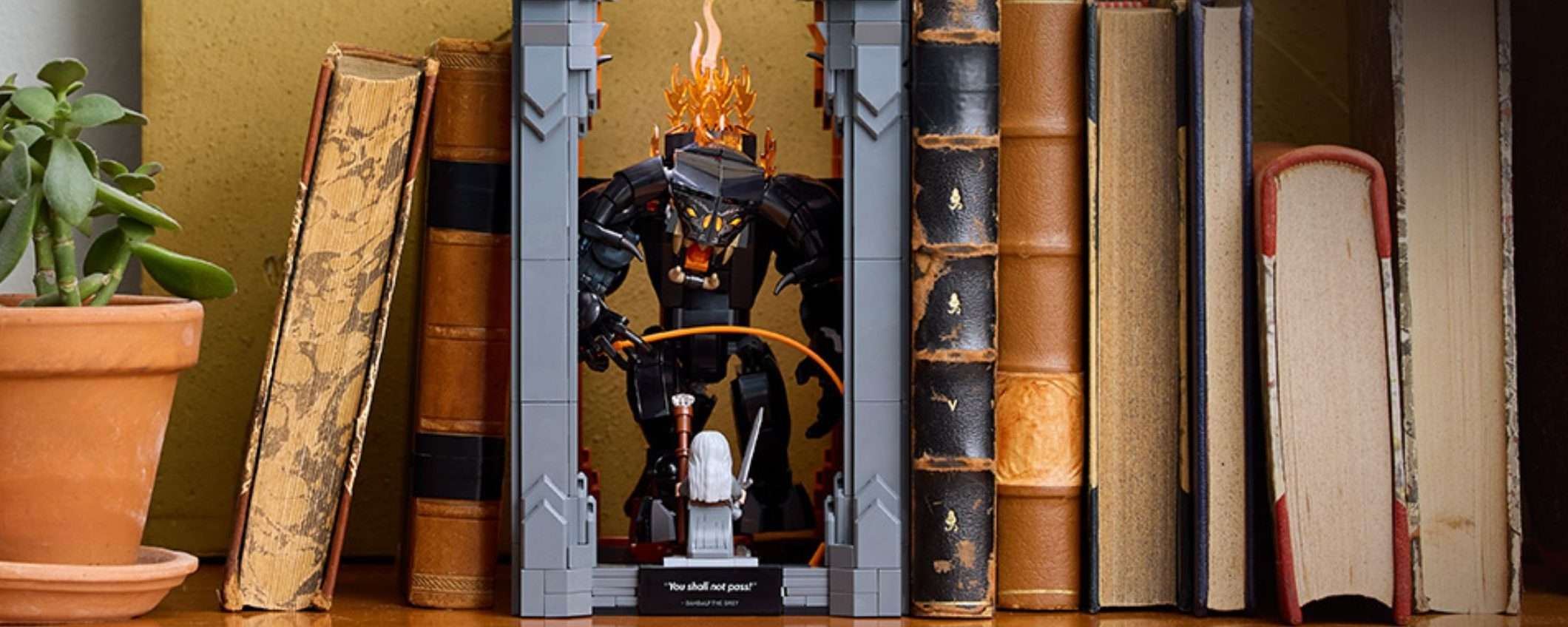 L'originale Book Nook LEGO del Balrog (Signore degli Anelli) è disponibile su Amazon L'originale Book Nook LEGO del Balrog (Signore degli Anelli) è disponibile su Amazon
