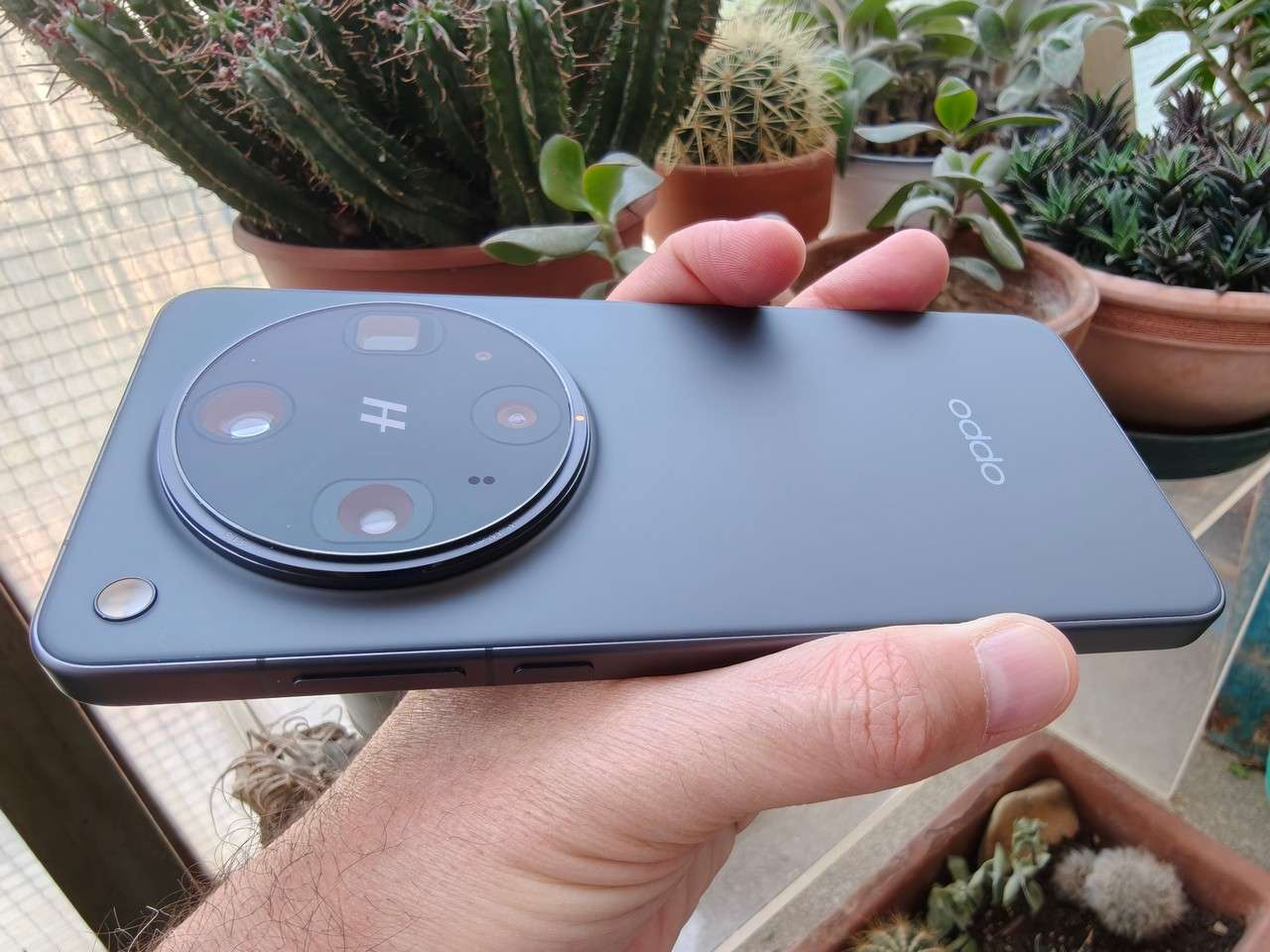 Oppo Find X8 Ultra design