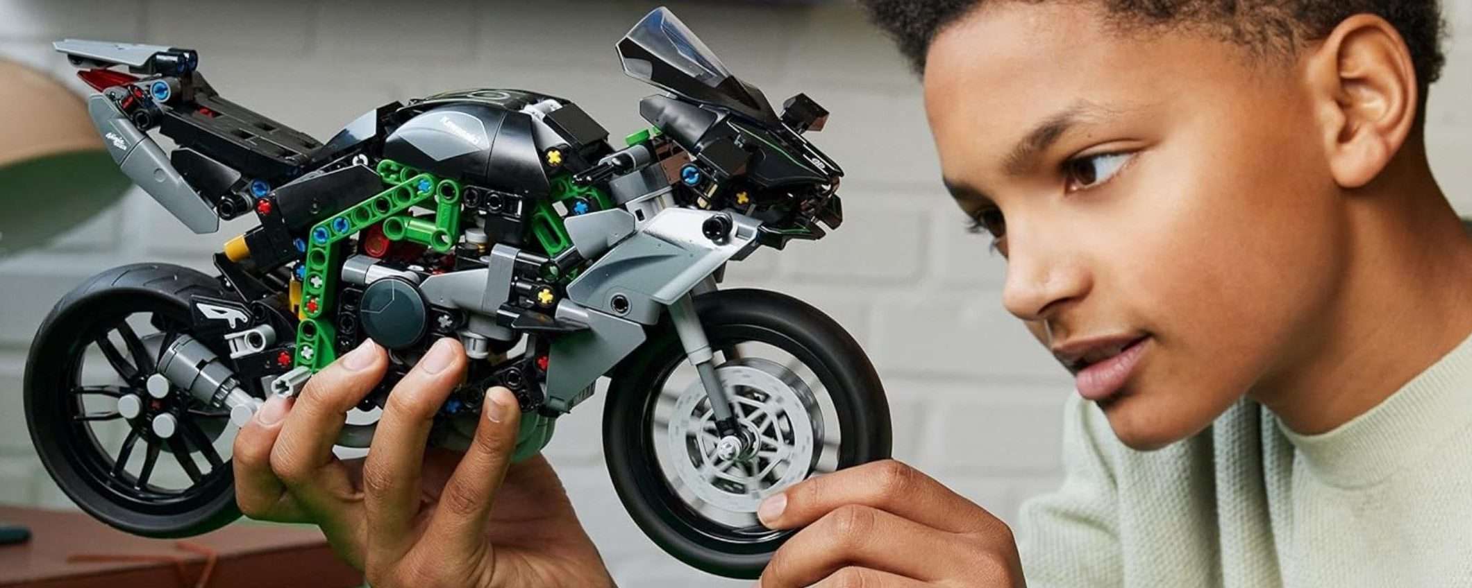 Motocicletta Kawasaki Ninja LEGO in offerta: idea REGALO per tutte le età Motocicletta Kawasaki Ninja LEGO in offerta: idea REGALO per tutte le età