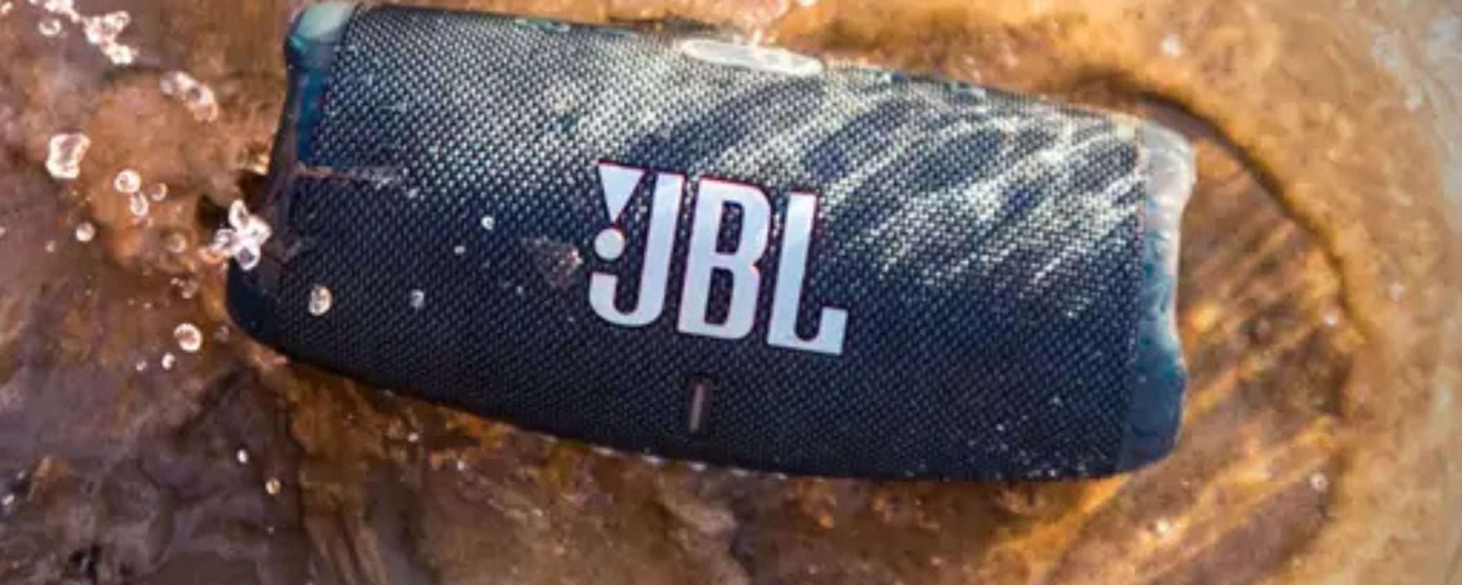 JBL Charge 5 è lo speaker Bluetooth PORTATILE e POTENTE: -35% su Amazon JBL Charge 5 è lo speaker Bluetooth PORTATILE e POTENTE: -35% su Amazon
