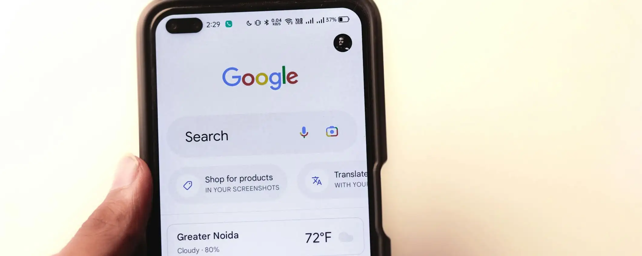 Come usare Google Lens per cercare, tradurre e copiare testi Come usare Google Lens per cercare, tradurre e copiare testi