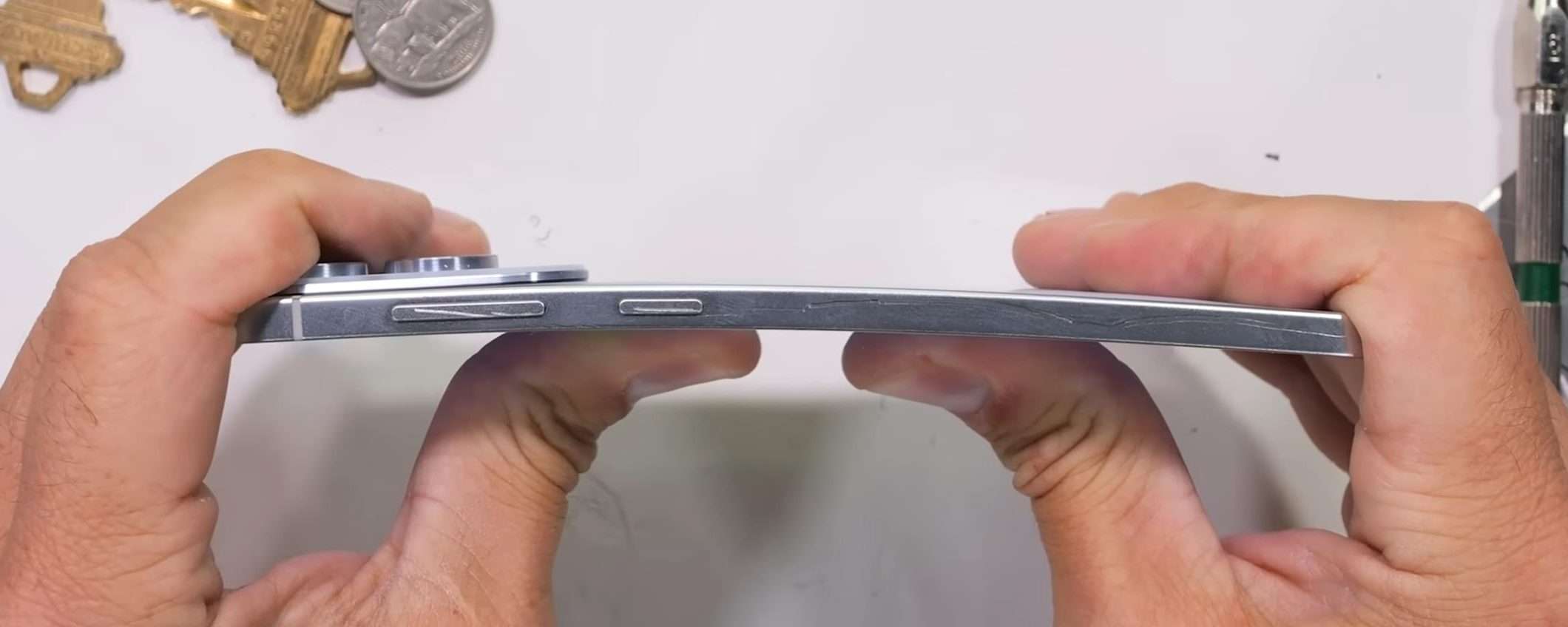 Samsung Galaxy S25 Edge poco resistente? Il video chiarisce ogni dubbio