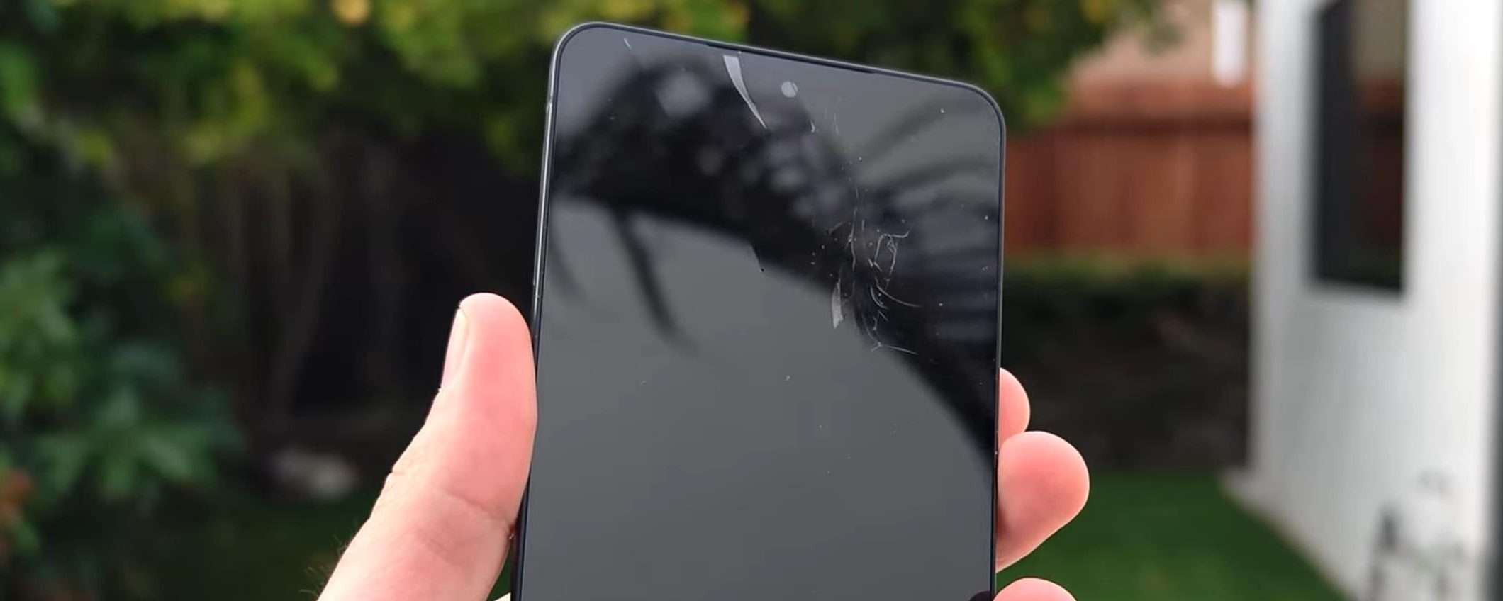 Samsung Galaxy 25 Edge: resistente, sì, ma non più di tanto (VIDEO) Samsung Galaxy 25 Edge: resistente, sì, ma non più di tanto (VIDEO)