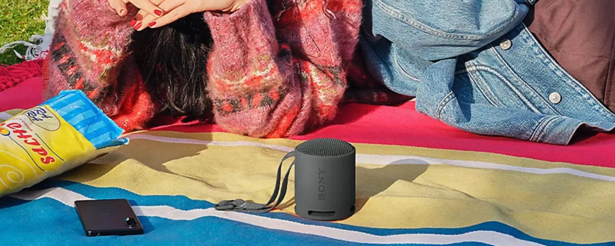Sony SRS-XB100 è lo speaker Bluetooth COMPATTO e perfetto per l'ESTATE Sony SRS-XB100 è lo speaker Bluetooth COMPATTO e perfetto per l'ESTATE