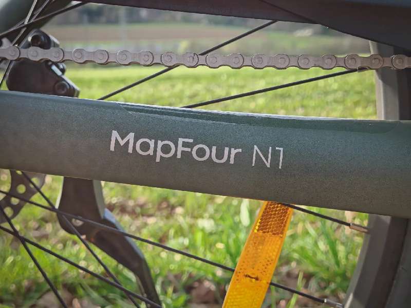 Engwe MapFour N1 Pro dettaglio scocca carbonio