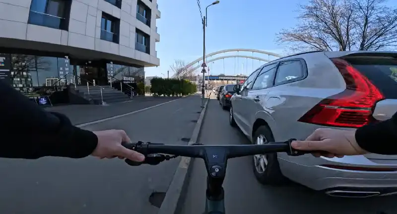 Engwe MapFour N1 Pro dettaglio traffico