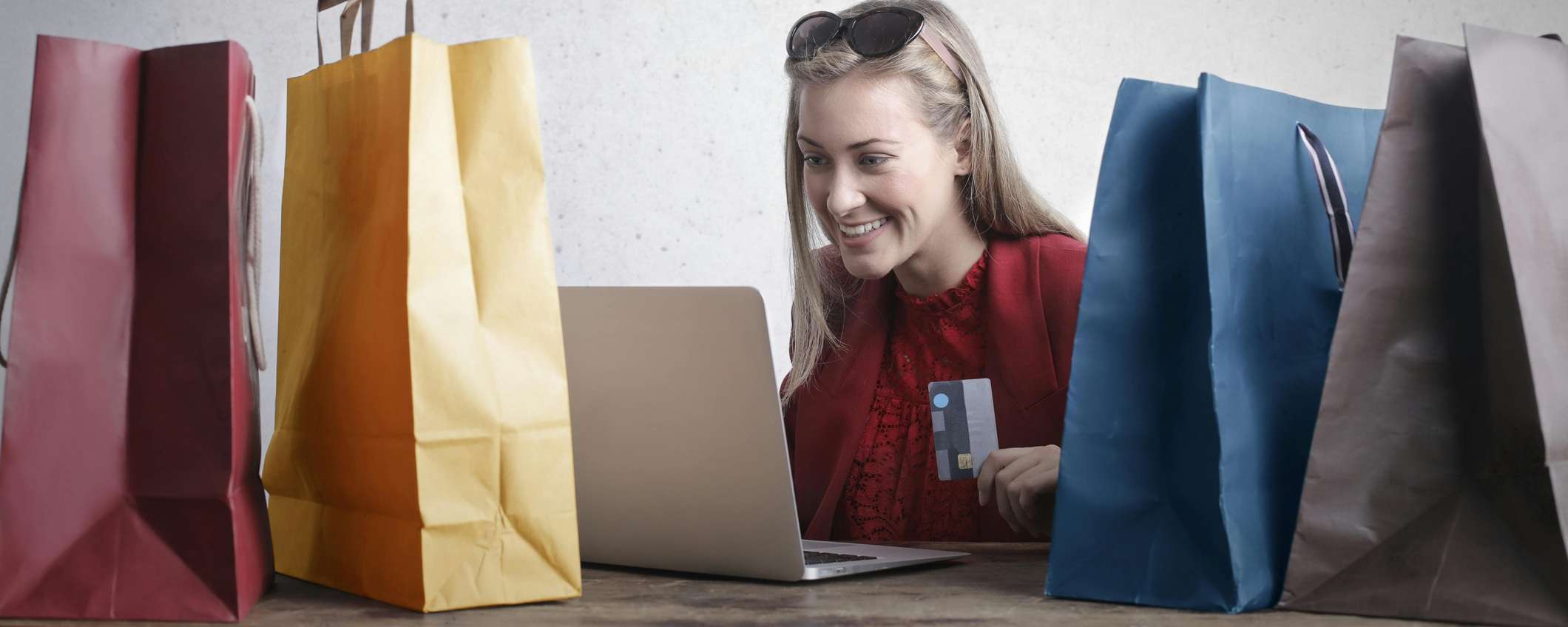 Inizia a vendere online oggi: il tuo e commerce con IONOS in pochi clic Inizia a vendere online oggi: il tuo e commerce con IONOS in pochi clic