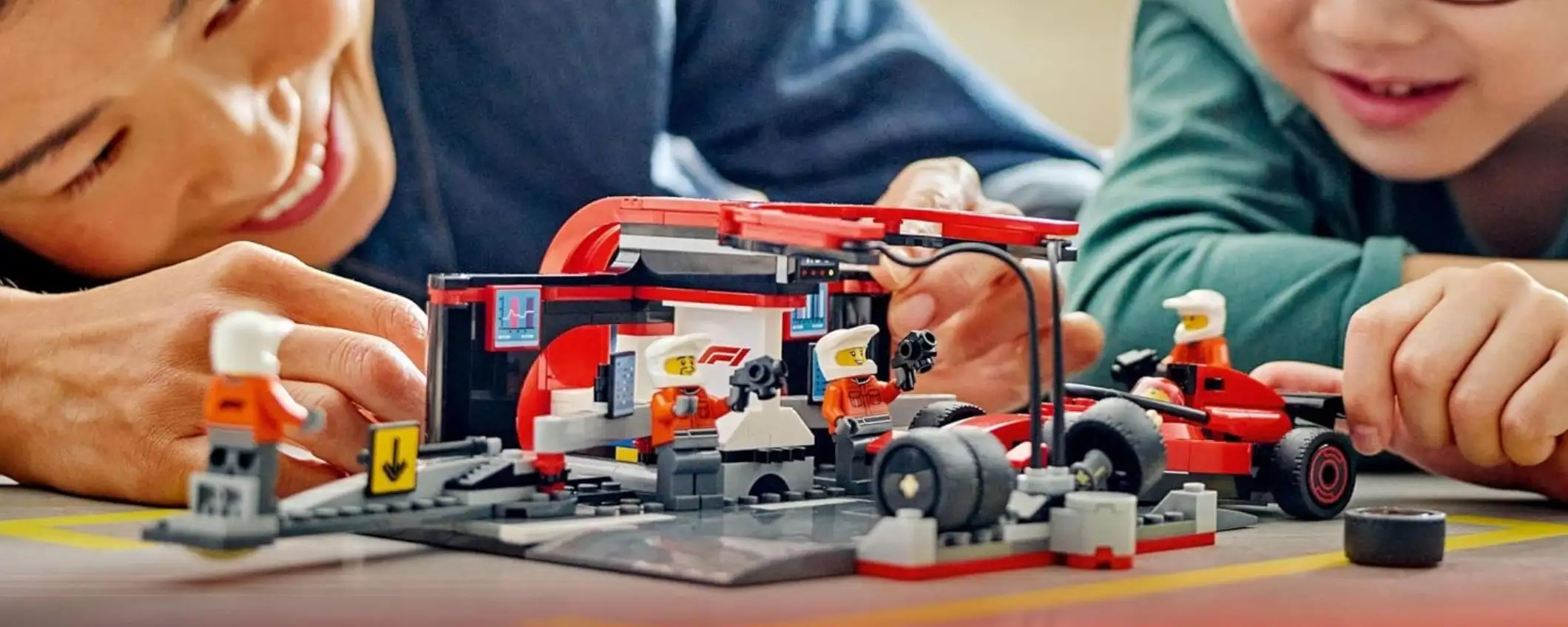 In offerta su Amazon il set LEGO Ferrari F1 Pit Stop: risparmi il 19% In offerta su Amazon il set LEGO Ferrari F1 Pit Stop: risparmi il 19%