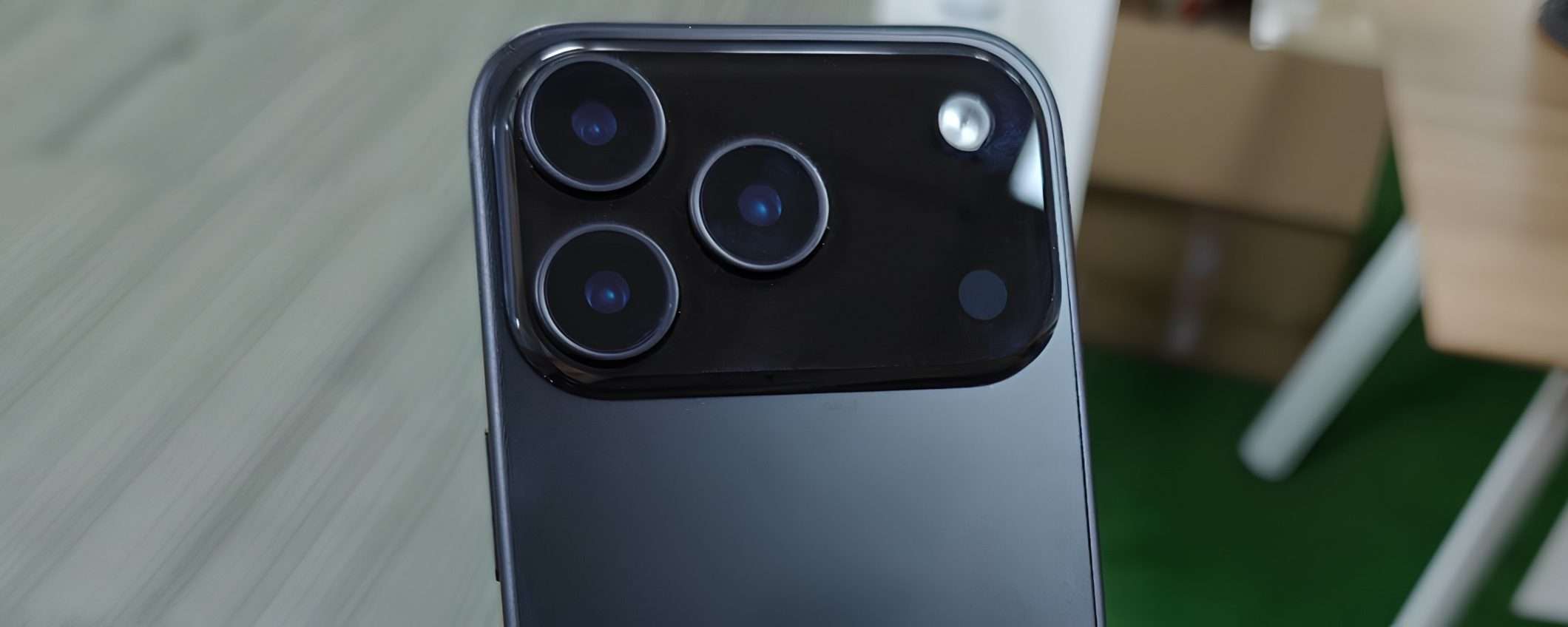 iPhone 17 Pro: emerge un particolare inedito da queste nuove foto iPhone 17 Pro: emerge un particolare inedito da queste nuove foto
