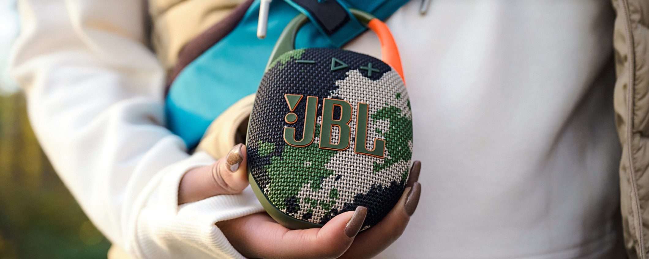 JBL Clip 5: speaker Bluetooth portatile impermeabile con moschettone