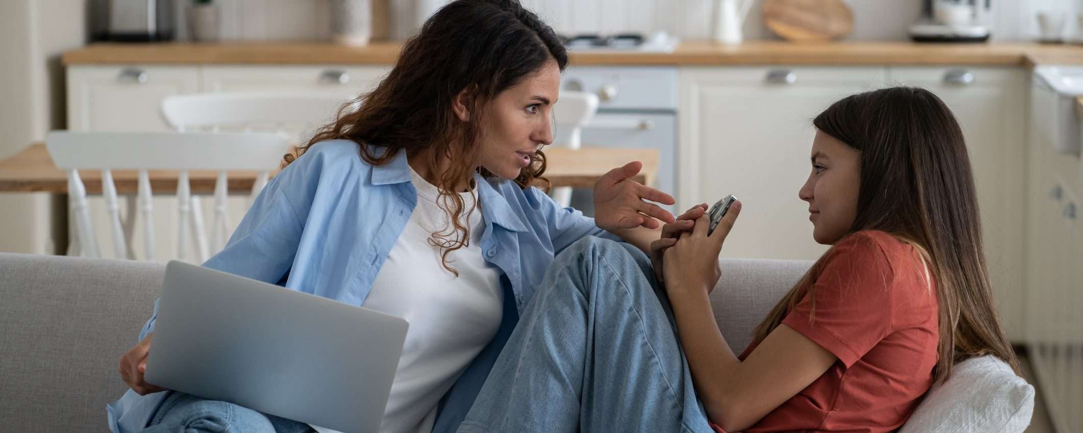 Kaspersky Premium protegge tutta la famiglia: ora a metà prezzo per un anno Kaspersky Premium protegge tutta la famiglia: ora a metà prezzo per un anno
