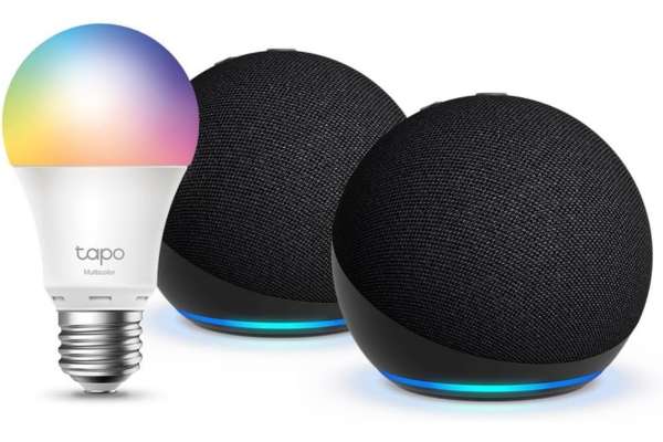 prime-day-anticipato-2-echo-dot-una-lampadina-colorata-wifi-tapo