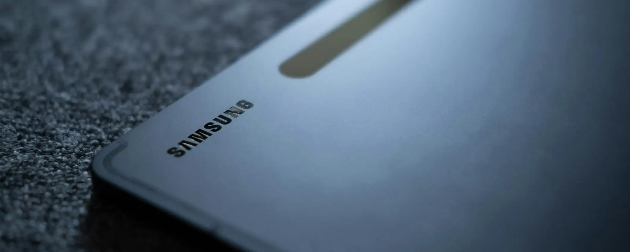 Samsung Galaxy Tab S11 Ultra: migliora la batteria, ma non la ricarica Samsung Galaxy Tab S11 Ultra: migliora la batteria, ma non la ricarica