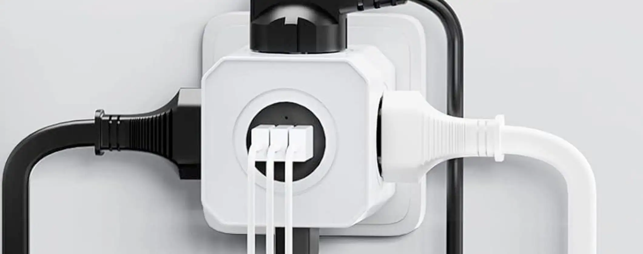 Multipresa 7 in 1 a 10,79€: design a cubo SALVASPAZIO assolutamente geniale Multipresa 7 in 1 a 10,79€: design a cubo SALVASPAZIO assolutamente geniale
