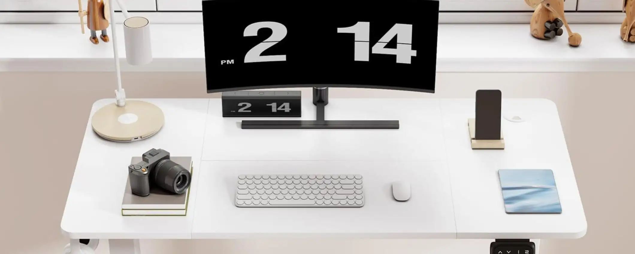 Altezza regolabile e design elegante: questa scrivania è SCONTATA per un periodo limitato