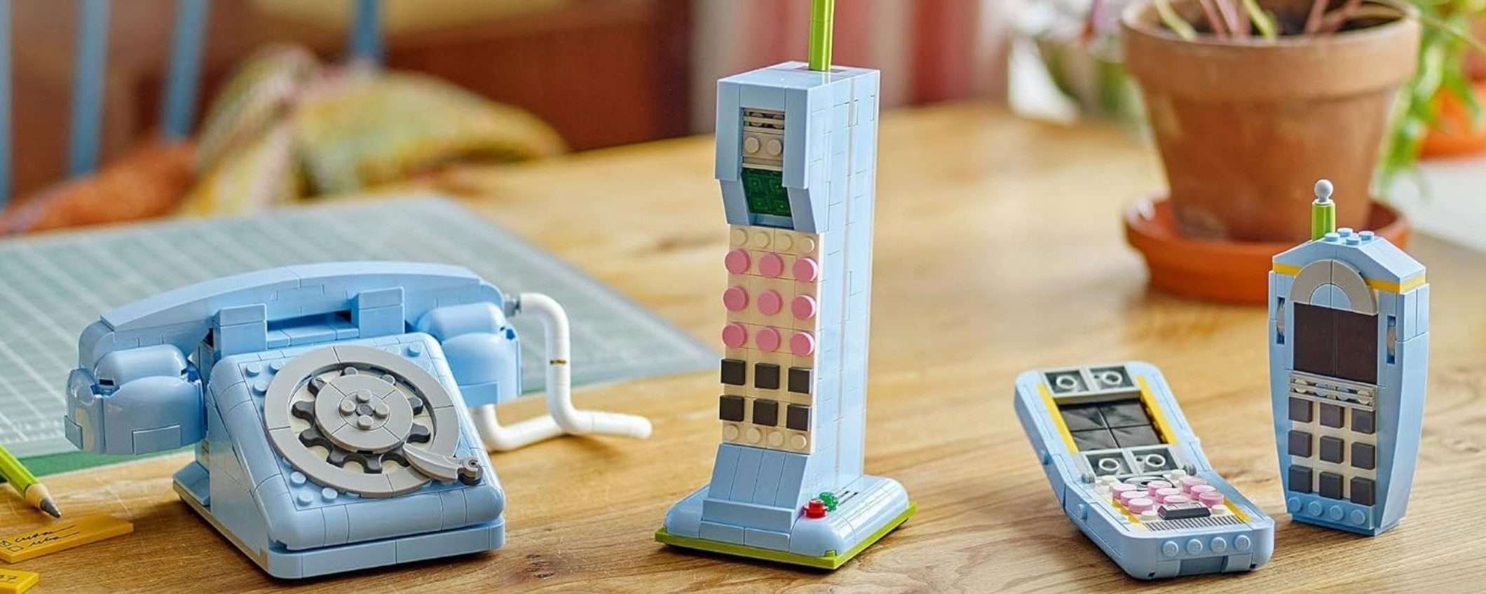 Set LEGO Telefono Retrò 3-in-1 in OFFERTA LANCIO su Amazon Set LEGO Telefono Retrò 3-in-1 in OFFERTA LANCIO su Amazon