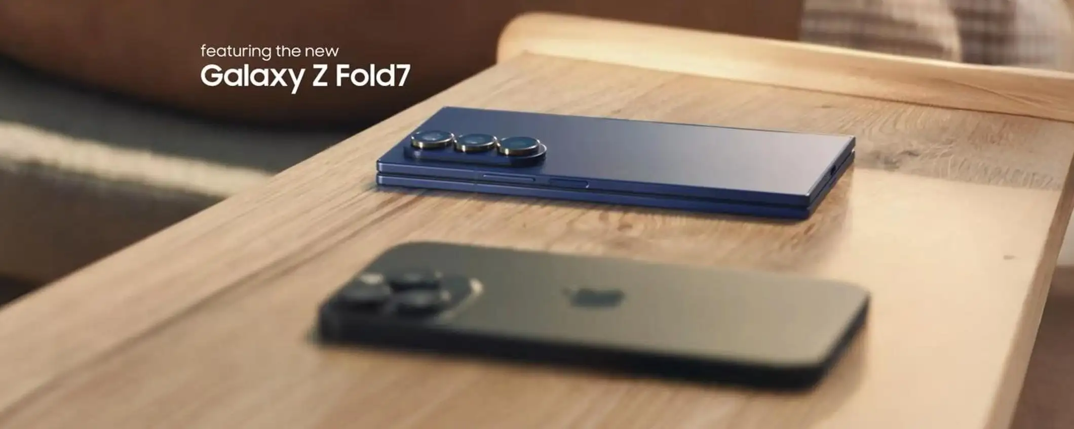 Samsung continua a sbeffeggiare Apple: nuovo spot contro gli iPhone Samsung continua a sbeffeggiare Apple: nuovo spot contro gli iPhone