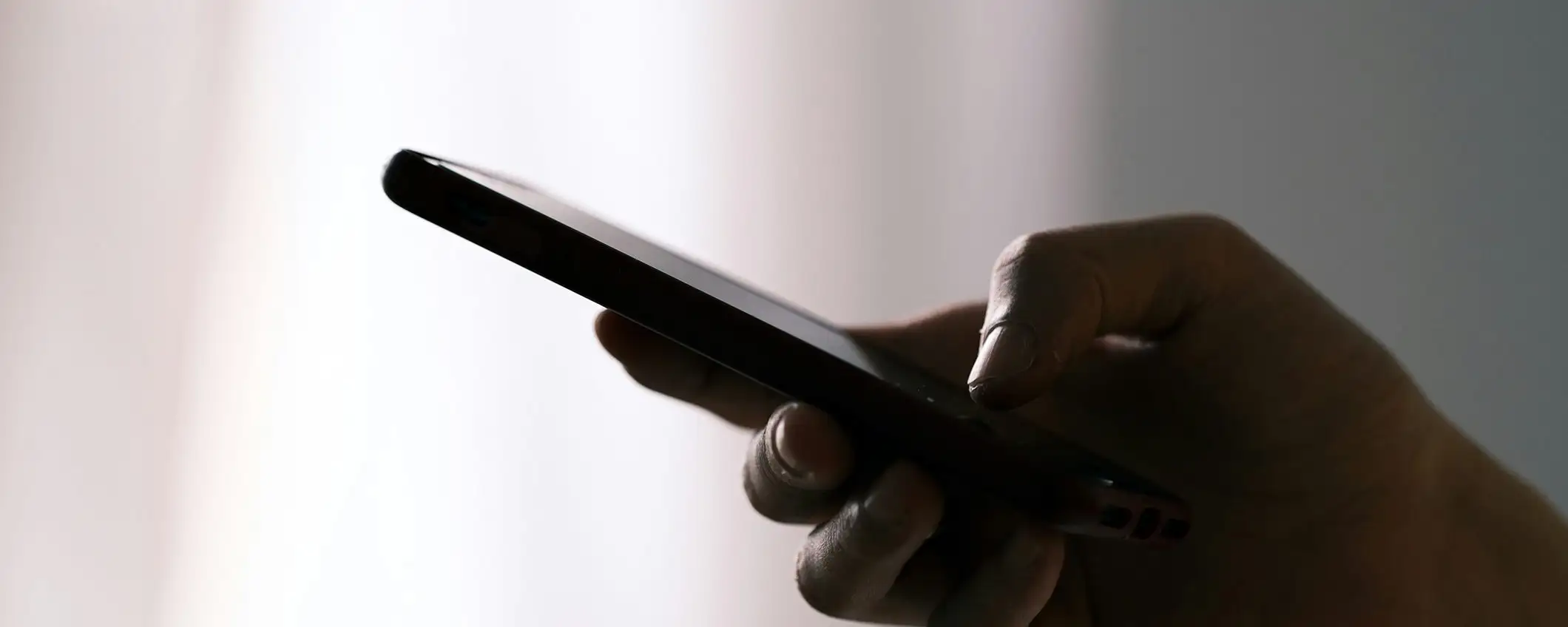 Attenzione all'SMS con l'offerta di lavoro su TikTok: è una truffa