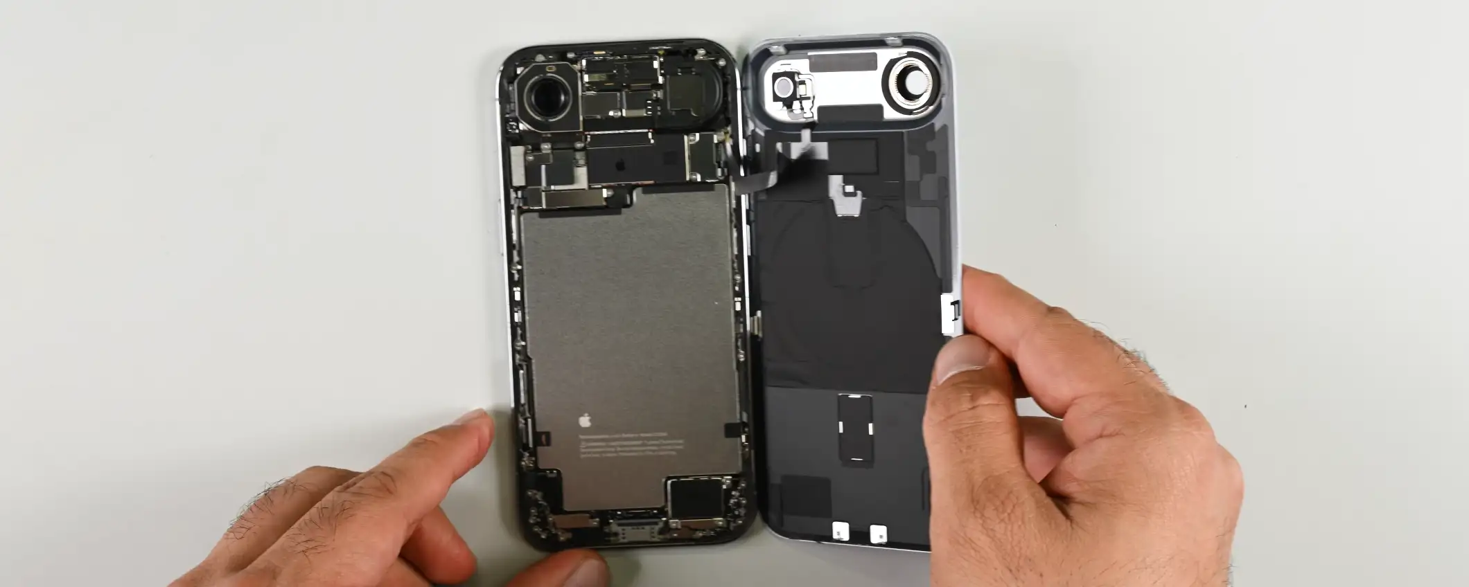 Titanio e componenti modulari: così Apple ha progettato l'iPhone Air