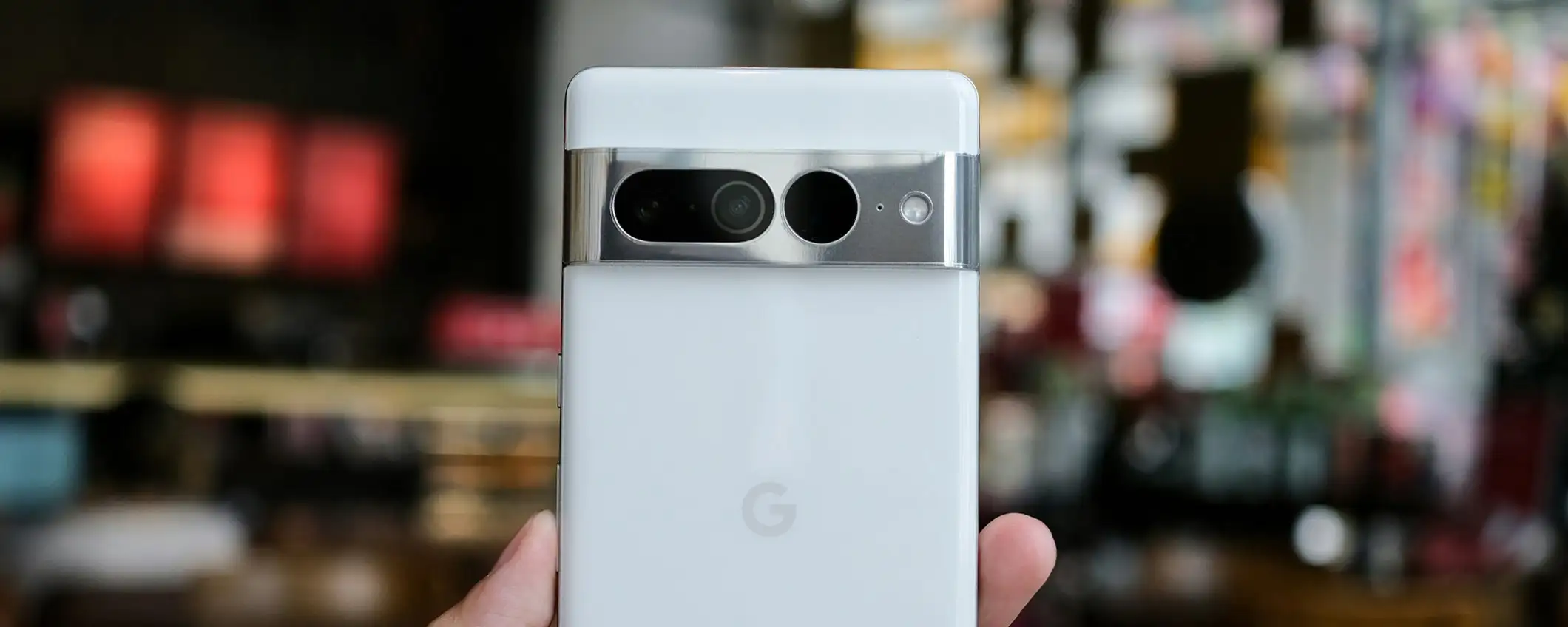 Google Pixel 7 e 7 Pro: utenti segnalano un problema di batterie gonfie